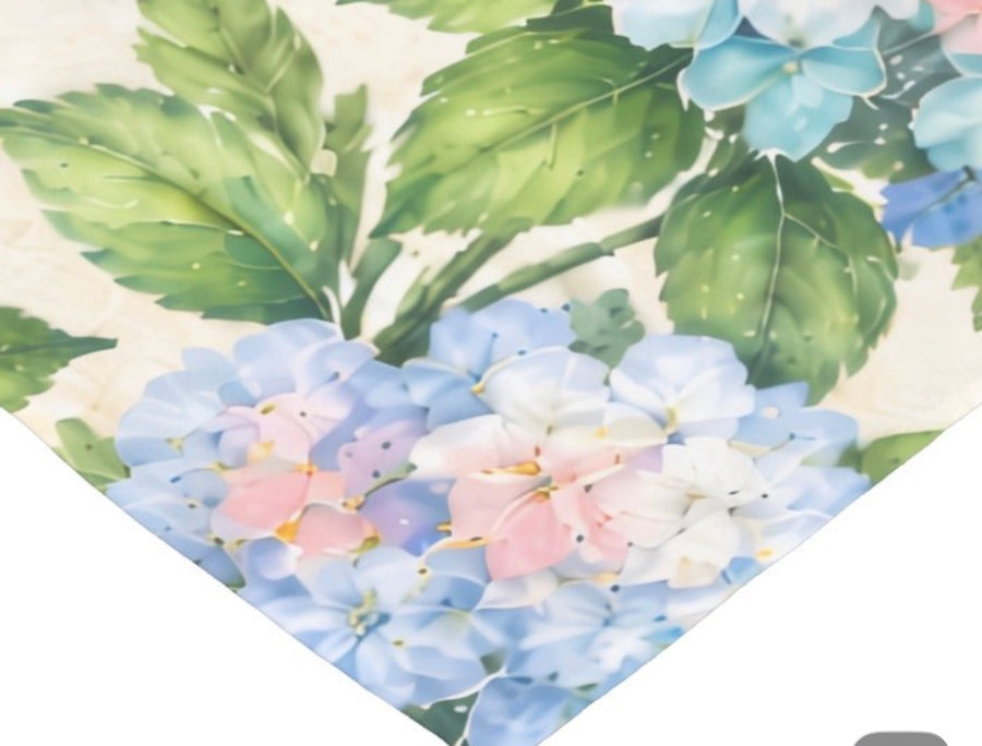 Pretty Camper - Hydrangeas - Bed Runner and Pillow Set