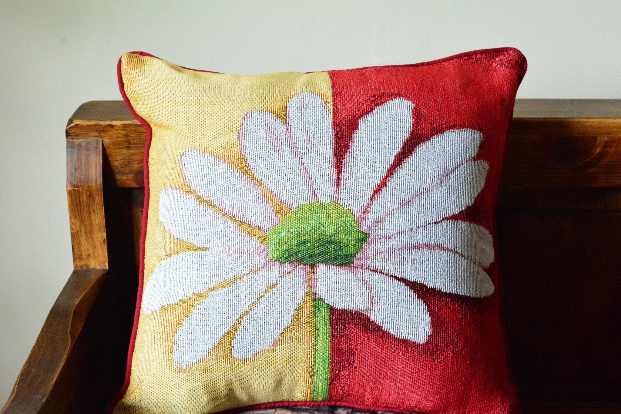 Tache Floral Loves Me Not Daisy Tapestry Throw Pillow Cover (9046)