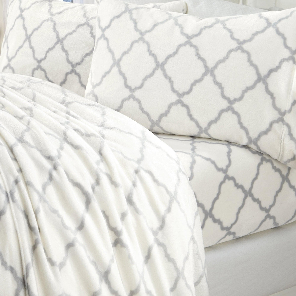Printed Plush Sheet - Velvet Luxe Lattice Collection